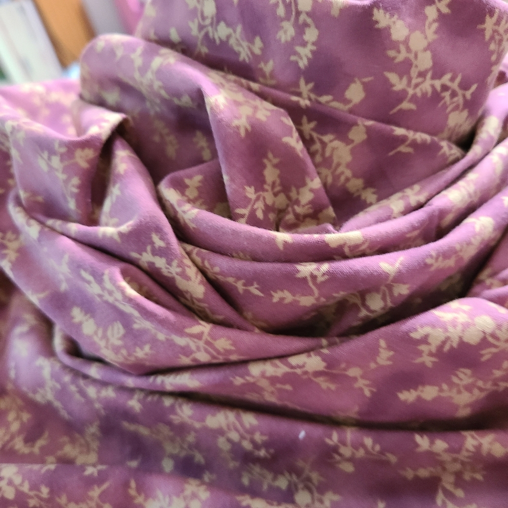 Rare Vintage Crafting Quilting Sewing Purples & Cream Color Cotton Fabric - Picture 7 of 10